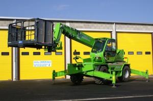 Merlo rotatif 25 mètres équipé en nacelle extensible